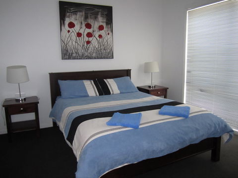 The Waterfront Dolphin - Northern Rivers Accommodation 2