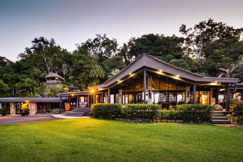 Trinity Beach Palace - Northern Rivers Accommodation 1