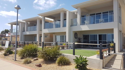 Wallaroo Jetty Holiday Accommodation - Northern Rivers Accommodation 1