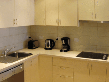 Aztra Gladstone Business Apartments - Northern Rivers Accommodation 2