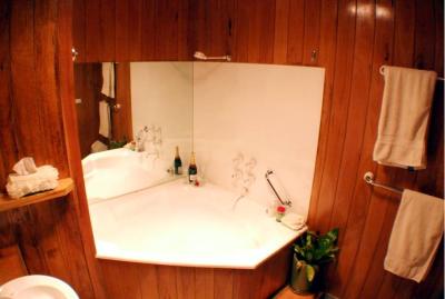 Weeroona - Northern Rivers Accommodation 3