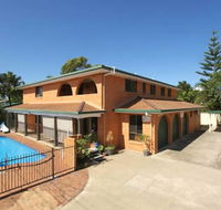Airlie Court Holiday Apartments - Northern Rivers Accommodation