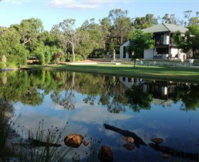 Lake House Gallery - Northern Rivers Accommodation 0