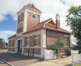 Merredin Town Hall - Northern Rivers Accommodation 0