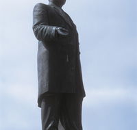 Piesse Memorial Statue - Northern Rivers Accommodation