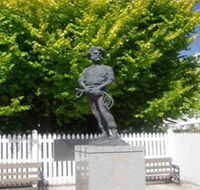 Alexander Cameron Statue - Northern Rivers Accommodation