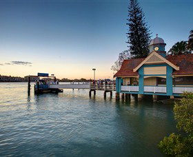 Oxford Street Bulimba - Northern Rivers Accommodation 0