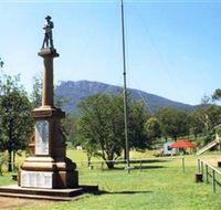 Maroon State School War Memorial - Northern Rivers Accommodation