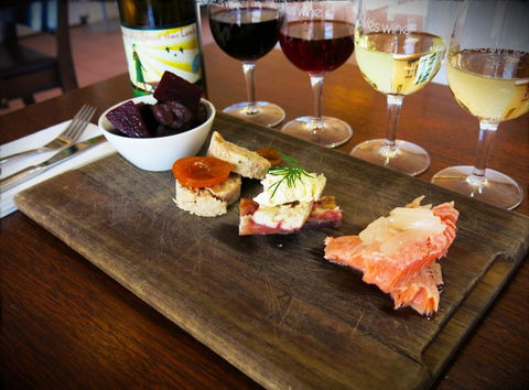 Fowles Wine - Northern Rivers Accommodation 1