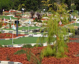 18 Hole Mini Golf - Club Husky - Northern Rivers Accommodation 0