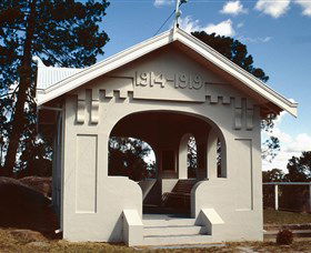 Stanthorpe Soldiers Memorial - Northern Rivers Accommodation 0