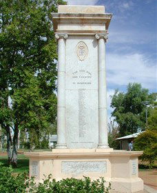 Charleville War Memorial - Northern Rivers Accommodation 1