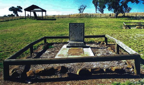 Yuranighs Aboriginal Grave Historic Site - Northern Rivers Accommodation 0