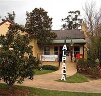 Australian Alpaca Barn - Hunter Valley Gardens - Northern Rivers Accommodation