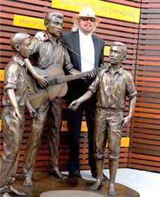 Bee Gees Way - Northern Rivers Accommodation 1