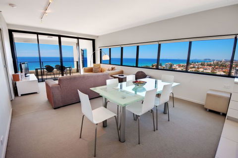 Ultra Broadbeach - Northern Rivers Accommodation 11