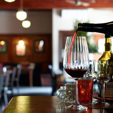 Farmers Arms Hotel & Art Suites Daylesford - Northern Rivers Accommodation 2