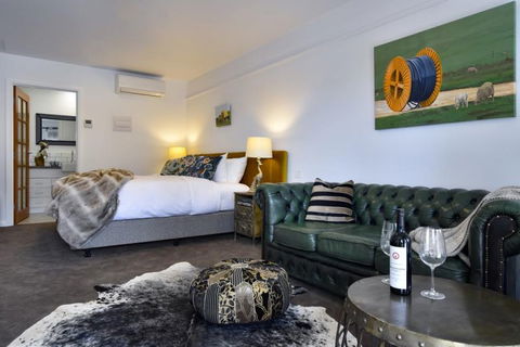 Farmers Arms Hotel & Art Suites Daylesford - Northern Rivers Accommodation 4