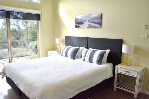 Tilba Coastal Retreat - Northern Rivers Accommodation 2