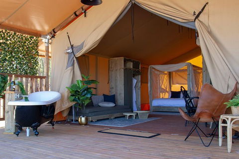 4 Day Bendigo Balgownie Winery Retreat & PS Emmylou Cruise Package - Northern Rivers Accommodation 1