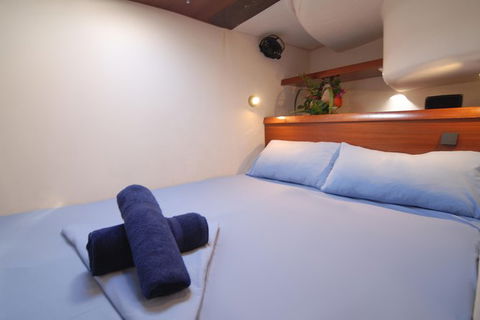 2-Night Whitsundays Sailing Adventure: Whitsunday Getaway - Northern Rivers Accommodation 1