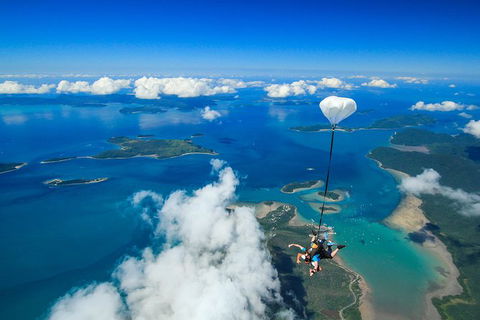 Airlie Beach Tandem Skydive - Northern Rivers Accommodation 4