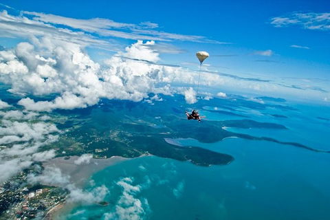 Airlie Beach Tandem Skydive - Northern Rivers Accommodation 5
