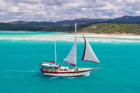 2-Day Whitsundays Sailing Adventure: SV Whitehaven - Northern Rivers Accommodation 8
