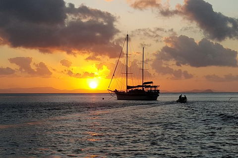 2-Day Whitsundays Sailing Adventure: SV Whitehaven - Northern Rivers Accommodation 7