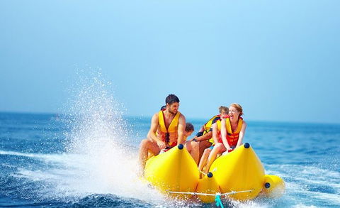 Banana Boat Ride From Airlie Beach - Northern Rivers Accommodation 0