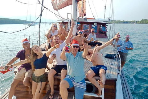 Shaolin Sunset Sailing Aboard Authentic Chinese Junk Boat - Northern Rivers Accommodation 12