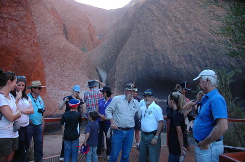 Uluru (Ayers Rock) And The Olgas Tour Including Sunset Dinner From Alice Springs - Northern Rivers Accommodation 6