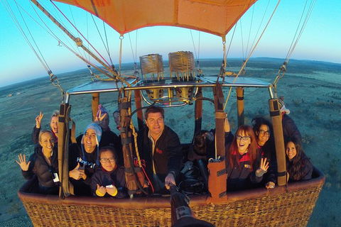 Early Morning Ballooning In Alice Springs - Northern Rivers Accommodation 3