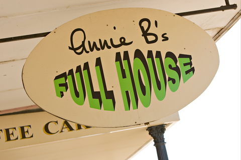 Annie B's Full House - Northern Rivers Accommodation 1