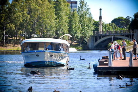 Torrens River Sightseeing Cruise On The Popeye - Northern Rivers Accommodation 1