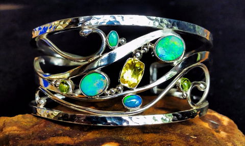 Australian Outback Opals - Northern Rivers Accommodation 0