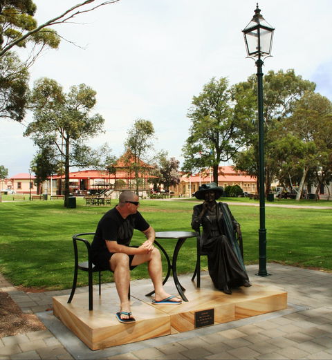 Gladstone Square - Northern Rivers Accommodation 1