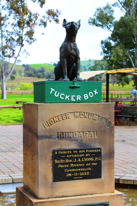 The Dog On The Tucker Box - Northern Rivers Accommodation 0