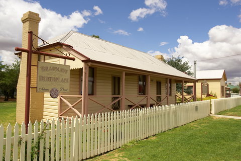 Cootamundra Cricketing Exploration - Northern Rivers Accommodation 2