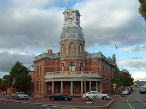 Midland Town Hall - Northern Rivers Accommodation 0