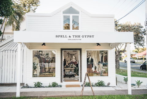 Spell & The Gypsy Collective - Northern Rivers Accommodation 0