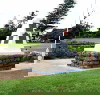 Dunwich War Memorial - Northern Rivers Accommodation