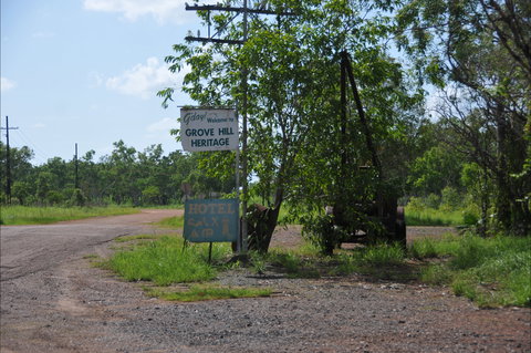 Grove Hill Hotel - Northern Rivers Accommodation 1