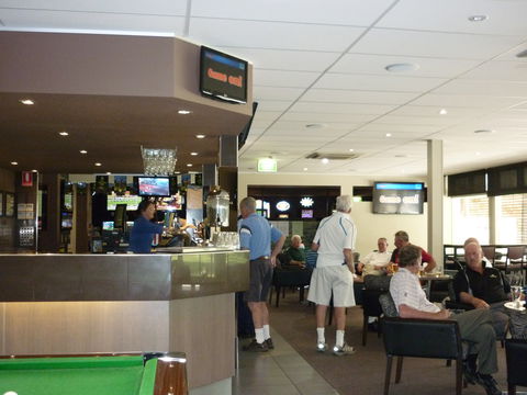 Queanbeyan Golf Club - Northern Rivers Accommodation 1