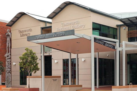 Tamworth Regional Gallery - Northern Rivers Accommodation 0