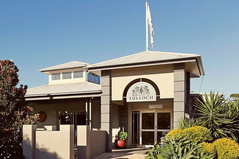 Tulloch Wines- Tasting Of 6 Pokolbin Dry Red Shiraz Vintages With Charcuterie - Northern Rivers Accommodation 2
