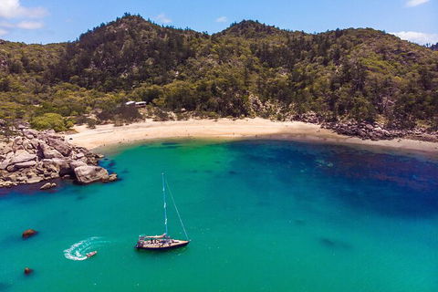 Helicopter And Magnetic Island Sailing - Northern Rivers Accommodation 5