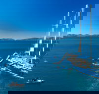 Day Sail the Whitsunday Islands on Atlantic Clipper from Airlie Beach - Northern Rivers Accommodation