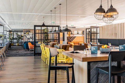 Brisbane Airport - My Lounge - Northern Rivers Accommodation 0