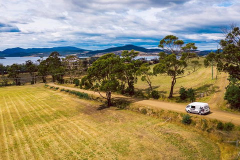 Tasmanian Wine Tour - Northern Rivers Accommodation 9
